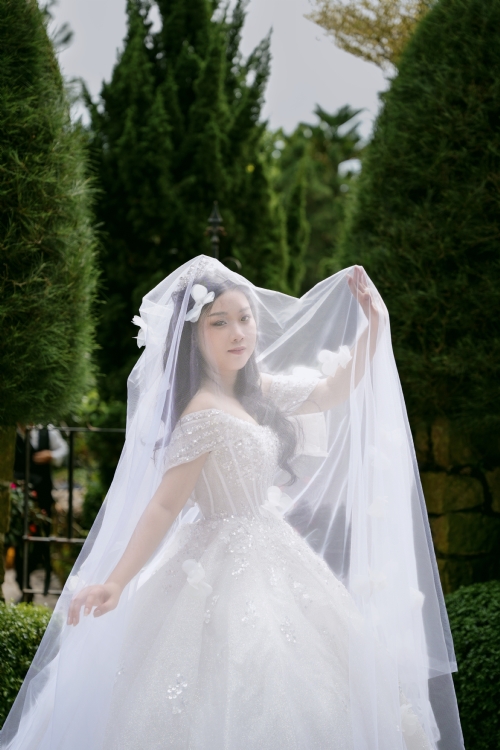 Hình cưới phim trường 